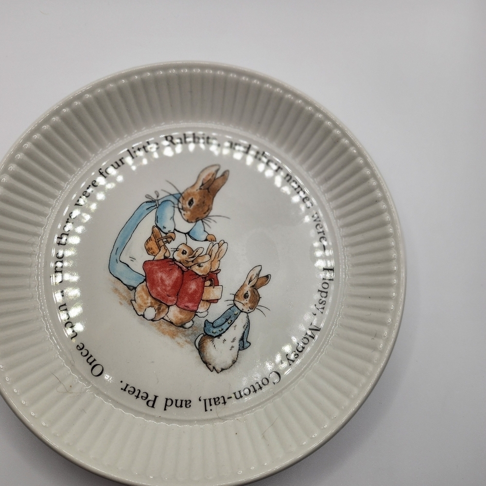 Peter Rabbit Wedgwood Beatrix Potter 6” Ribbed Plate 1993 Frederick Warne VTG - Picture 9 of 12